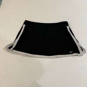 Nike Dri-FIT Black Tennis Running Skort Women’s Medium Built-In Shorts Activewea